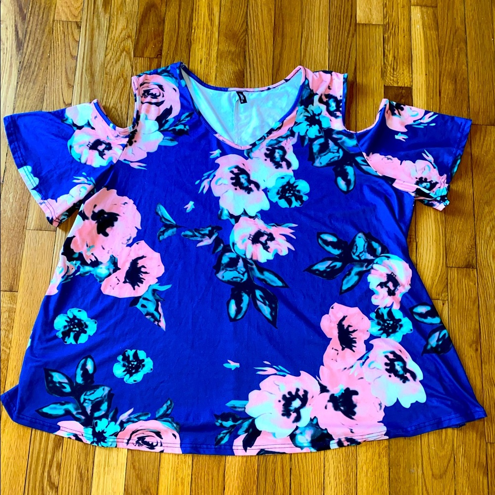 Cold shoulder women’s top